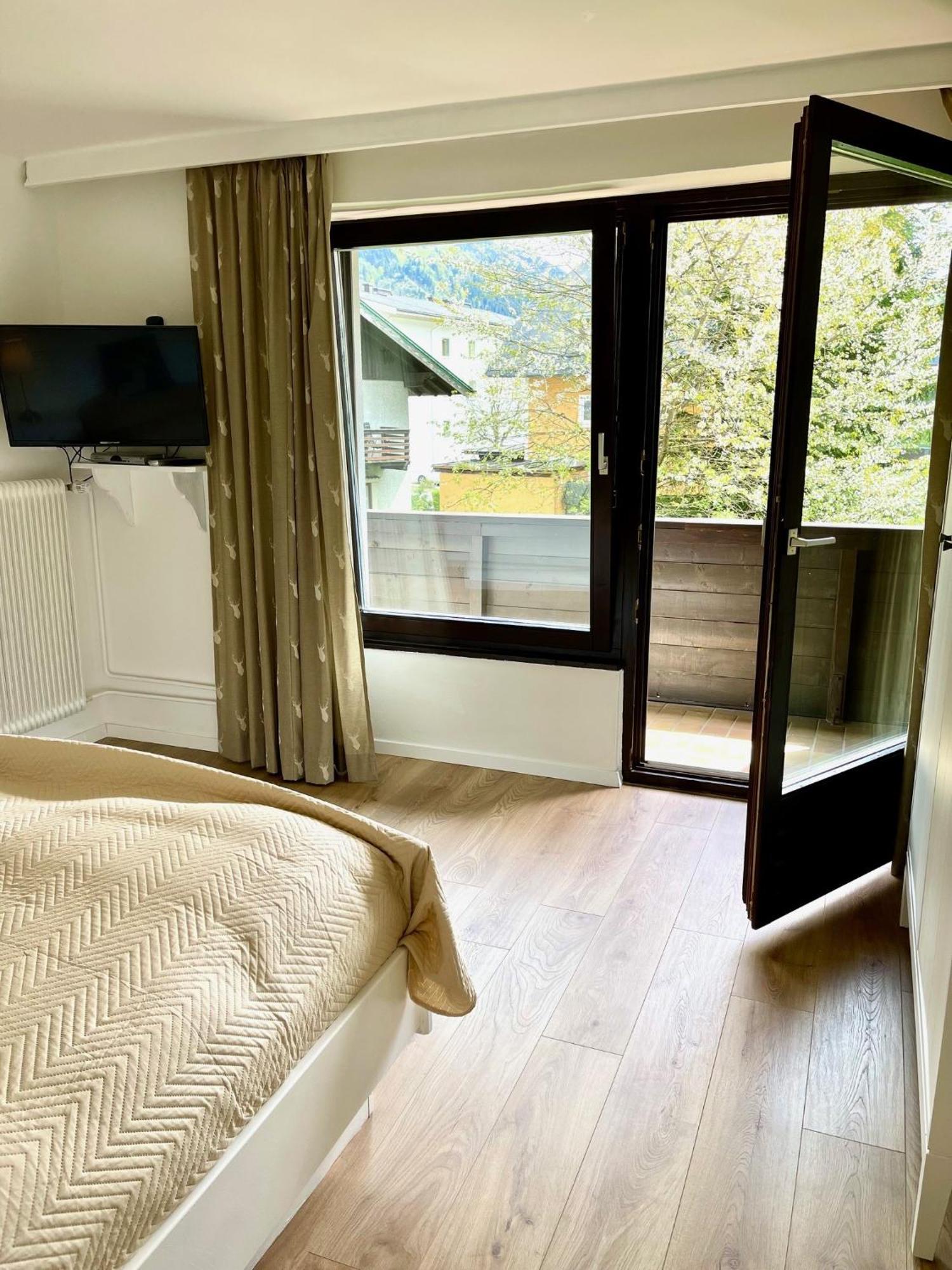 Gastuna Suites Бад Хофгащайн Екстериор снимка